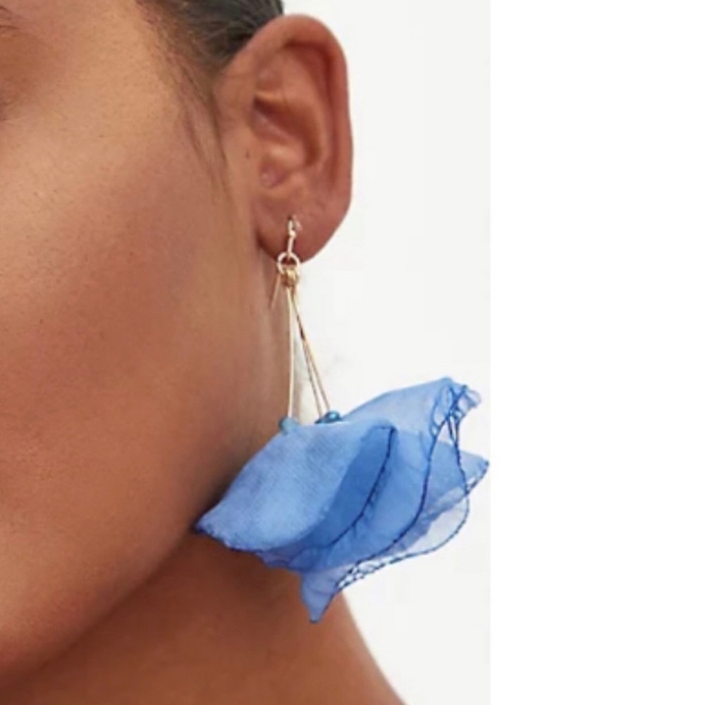 🆕 Light Blue Chiffon Hanging Earrings NWT